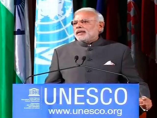सरकार सभी 'धर्मों’ के नागरिकों के अधिकारों की रक्षा करेगी: मोदी Narendra Modi_Paris_France_