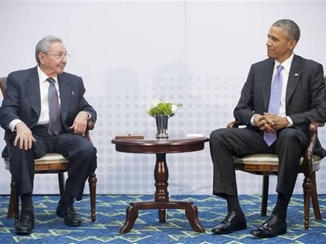 राष्ट्रपति ओबामा एक ईमानदार व्यक्ति हैं: राउल कास्त्रो Panama Obama Castro Historic handshake