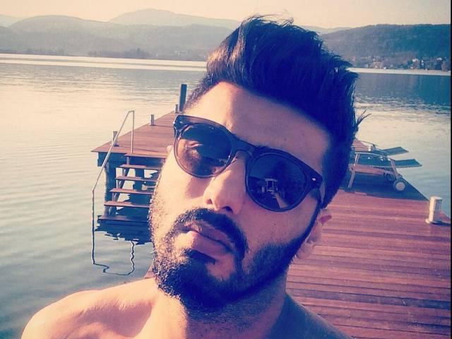 अर्जुन पर सवार है हॉलीडे सेल्फी का भूत arjun kapoor