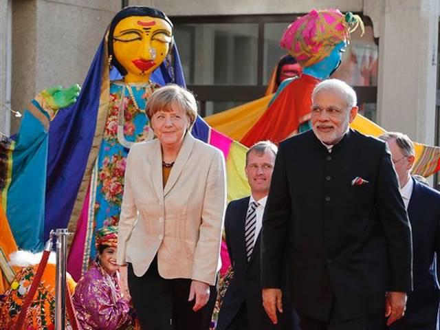 जर्मनी दौरे के अपने दूसरे दिन आज हैनोवर व्यापार मेले में भारतीय मंडप का उद्घाटन करेंगे पीएम मोदी India’s Prime Minister Narendra Modi speaks at the opening of the industrial fair in Hanover