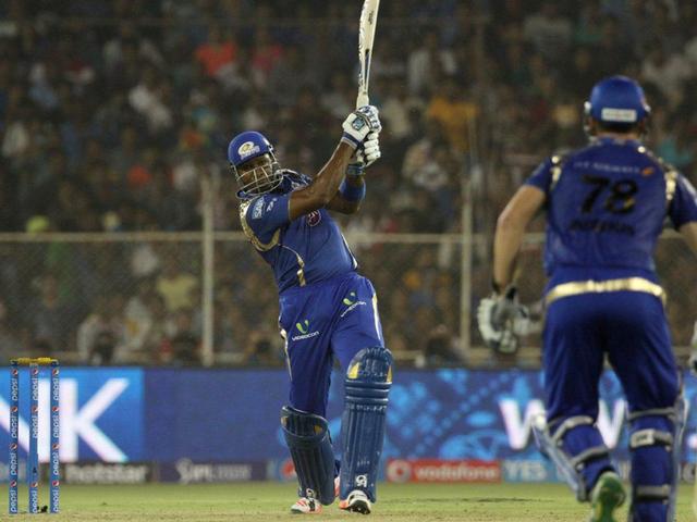 IPL: मुंबई की लगातार तीसरी हार, रॉयल्स ने सात विकेट से हराया IPL 8: Desperate Mumbai Indians look for a turnaround against upbeat Rajasthan Royals