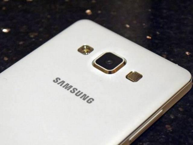 16 MP कैमरा के साथ सैमसंग लॉन्च कर सकता है अपना सबसे पतला स्मार्टफोन samsung planning to launch slimest smartphon with 16mp camera