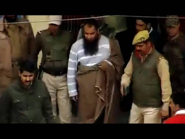 मसर्रत की गिरफ्तारी के खिलाफ आज कश्मीर घाटी में हुर्रियत का बंद, पुलिस ने लगाई मसर्रत पर देशद्रोह की धाराएं masrat_alam_arrest