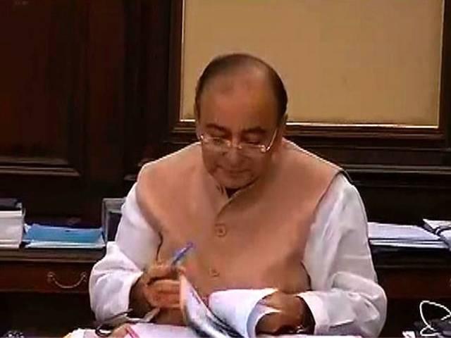14% सर्विस टैक्स ना चुकाएं: वित्त मंत्री जेटली new Income Tax Return forms