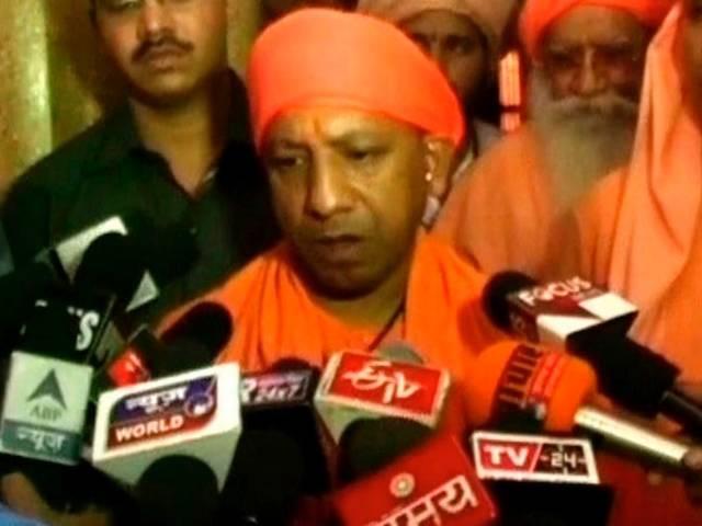 जल्द ही बिखर जाएगा ‘जनता परिवार’ : आदित्यनाथ Adityanath on Janata Pariwar
