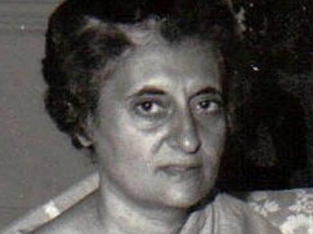 NDA सरकार ने दो पुरस्कारों से इंदिरा और राजीव के नाम हटाए indira gandhi_Rajiv Gandhi
