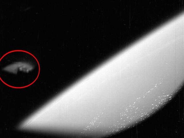 नासा की तस्वीर में दिखा एलियन का अंतरिक्ष यान! NASA