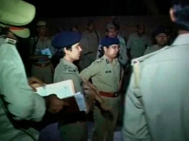 मथुरा: गैंगरेप के बाद नाबालिक लड़की ने लगाई खुद को आग mathura_girl_raped