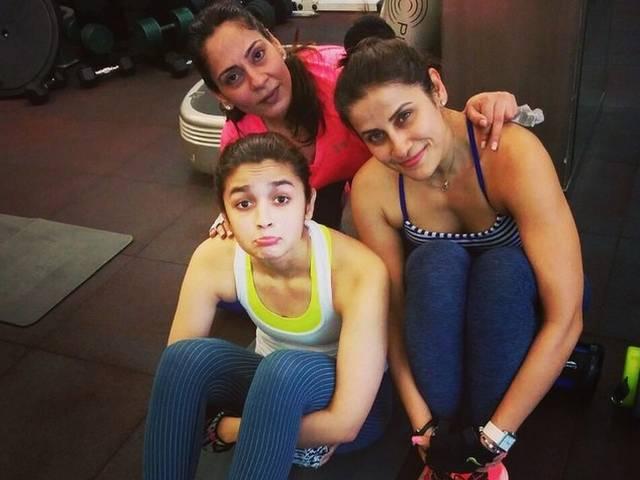 आलिया ने जिम में बहाया पसीना, सोशल मीडिया पर शेयर की तस्वीर Alia Bhatt pulls a post workout face
