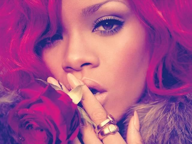 कंसर्ट के दौरान गिरने पर हुईं जख्मी रिहाना rihanna rnb