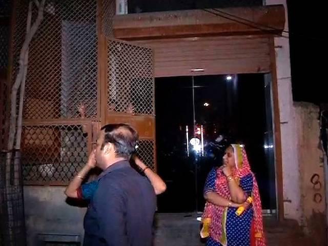 भ्रष्ट पुलिस वालों के खिलाफ स्टिंग करने वाले चेतन शर्मा पर हमला delhi firing
