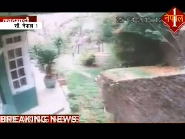 ABP LIVE: नेपाल में मरने वालों की संख्या 2,200 से ज्यादा, कल से लेकर अब तक 40 झटके earthquake_abp_live