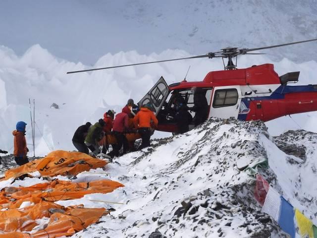 Earthquake: 9.56 बजे एक बार फिर नेपाल में भूकंप के झटके महसूस हुए earthquake_abp_live