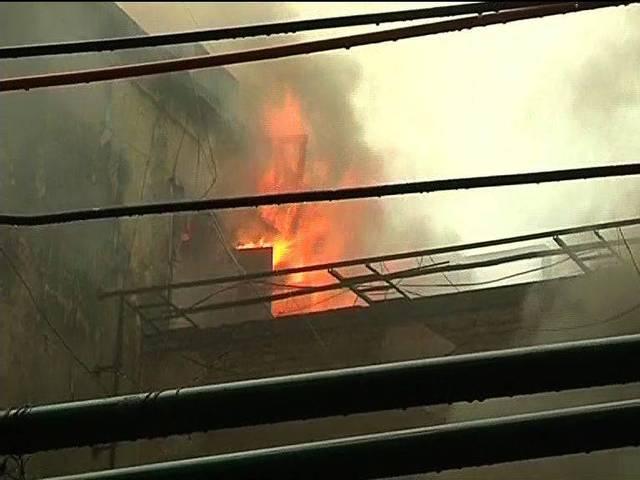 कोलकाता: शॉपिंग मॉल में लगी आग, कोई हताहत नहीं Fresh fire breaks out at Kolkata’s City Mart mall