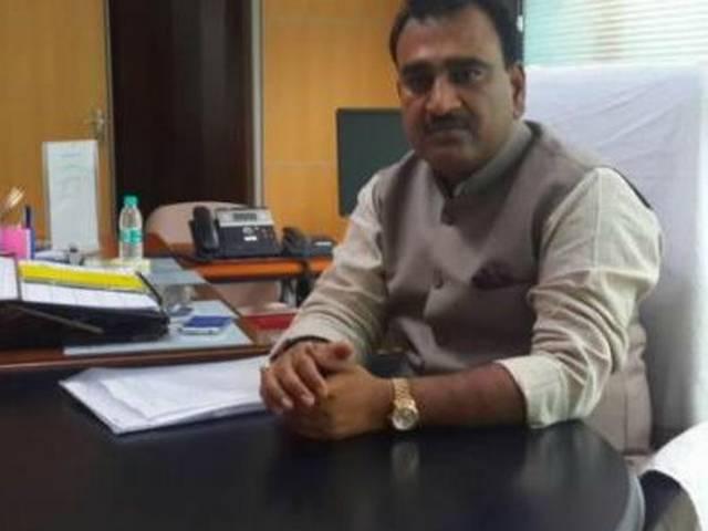 कहीं कूड़ा दिखे तो WhatsApp पर भेजें तस्वीर, NDMC ने हेल्पलाइन नंबर जारी की NDMC Mayor launches sanitation, anti-corruption helpline