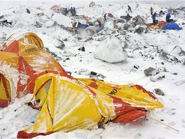 भारतीय सेना के डॉक्टर ने माउंट एवरेस्ट पर जिंदगियां बचाई Indian Army doctor saves lives on Mount Everest