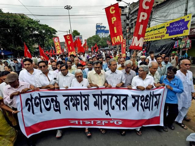 बंद से पश्चिम बंगाल में सन्नाटा, जनजीवन बुरी तरह प्रभावित Kolkata_general strike