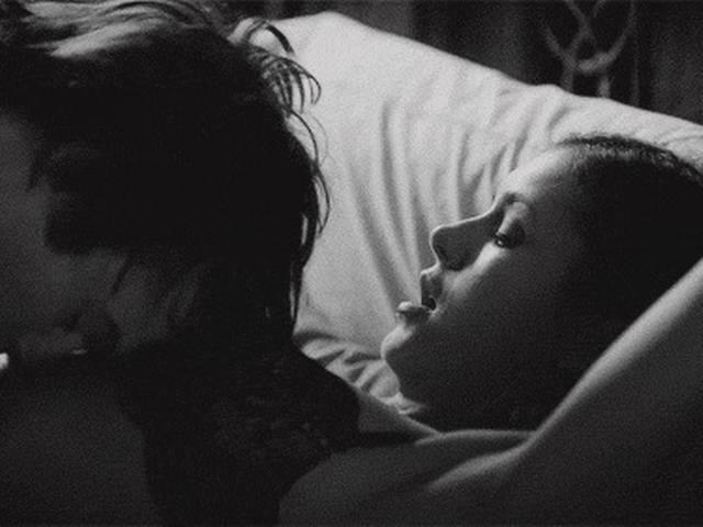 सुबह 7.54 बजे चरम पर होती है पुरुषों में सेक्स की इच्छा sex_man_woman