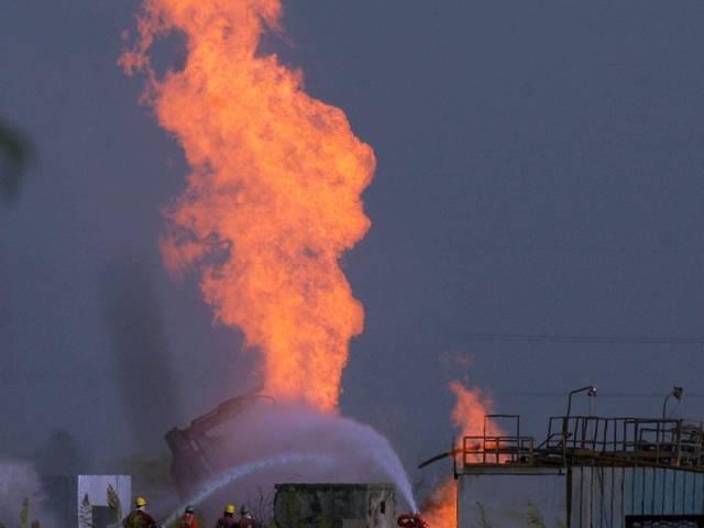 सूरत: ओएनजीसी कुएं में लगी आग को काबू करने में लगे 12 दिन Surat: Fire at ONGC well under control after 12 days