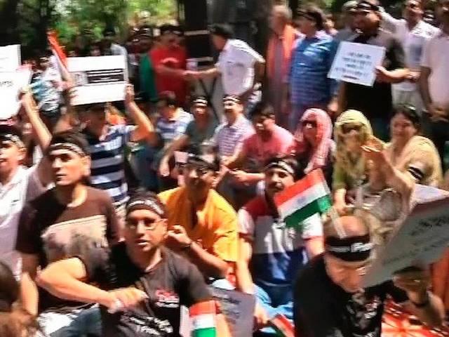 घाटी में वापसी पर कश्मीर पंडितों का प्रदर्शन, अपनी शर्तों पर लौटने का खुला एलान kashmirir_pandit_protest