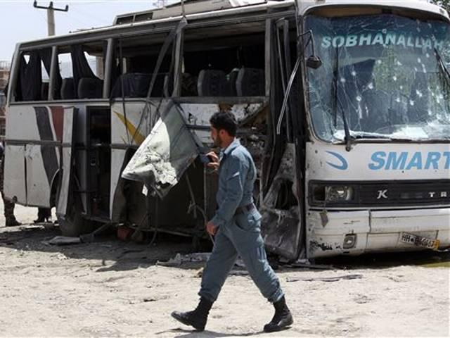 शांति का ‘स्वागत’ करने के बावजूद तालिबान ने 17 अफगानों की हत्या की Suicide bomber attacks government bus