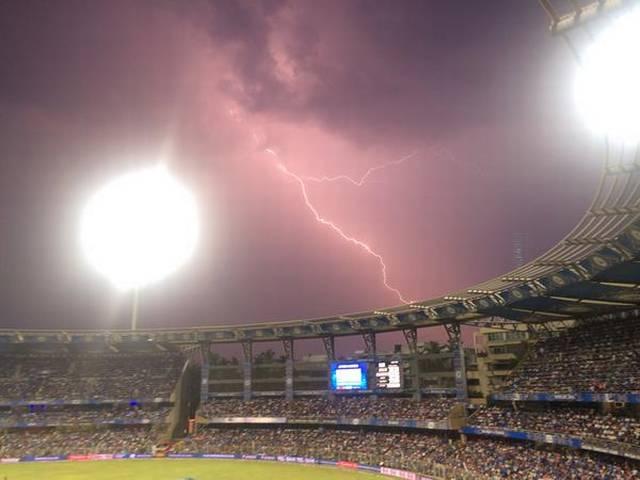 IPL: रायडू और रोहित की शानदार पारी, मुंबई ने दिल्ली को 5 विकेट से हराया ipl live