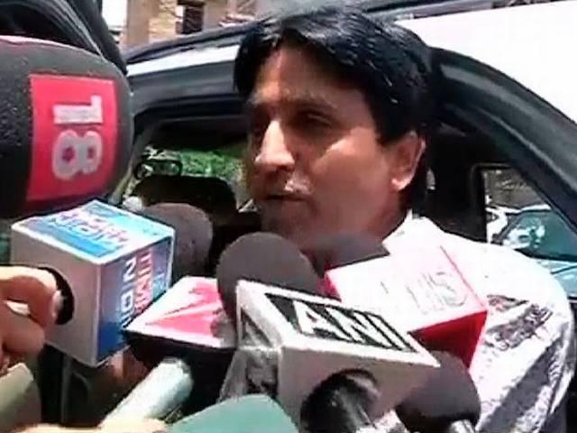 दिल्ली महिला आयोग ने विश्वास पर राजनाथ, बस्सी को पत्र लिखा AAP_Mahila Aayog_Kumar Vishwas_Delhi Police_