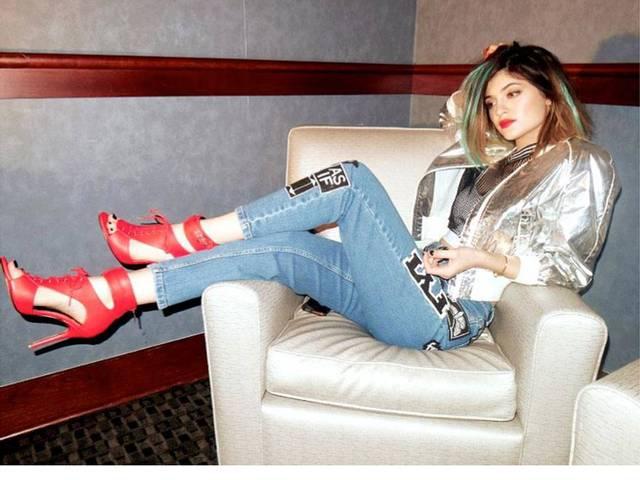 ...जब एडल्ट प्रोग्राम में पहुंची 17 साल की केली जेनर! kylie jenner