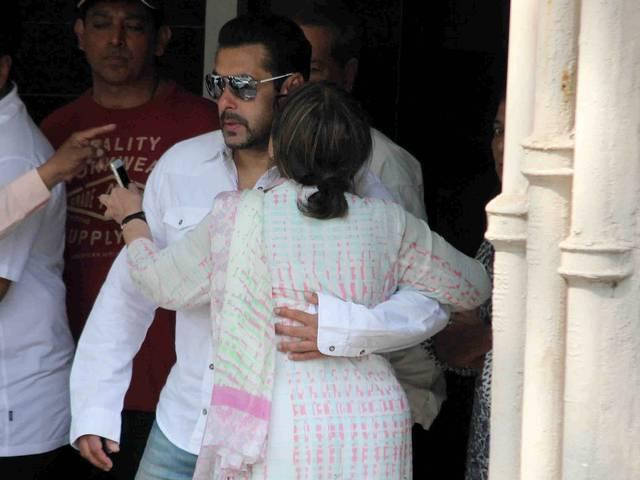 Hit and Run Case: सलमान नहीं जाएंगे जेल, हाईकोर्ट से मिली बेल Salman’s conviction stayed, enlarged on bail