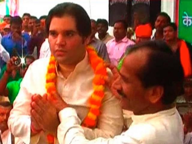 राहुल गांधी पर वरूण गांधी ने किया कटाक्ष varun gandhi with farmers