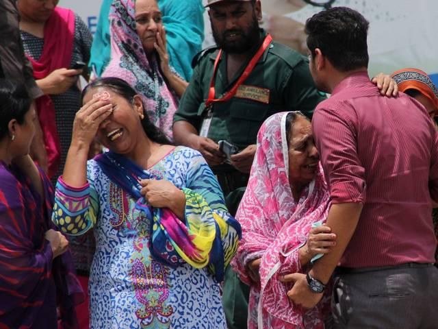 पाकिस्तान: कराची में बस पर खूनी हमला, 43 शियाओं को गोलियों से भूना pak_karachi_attack