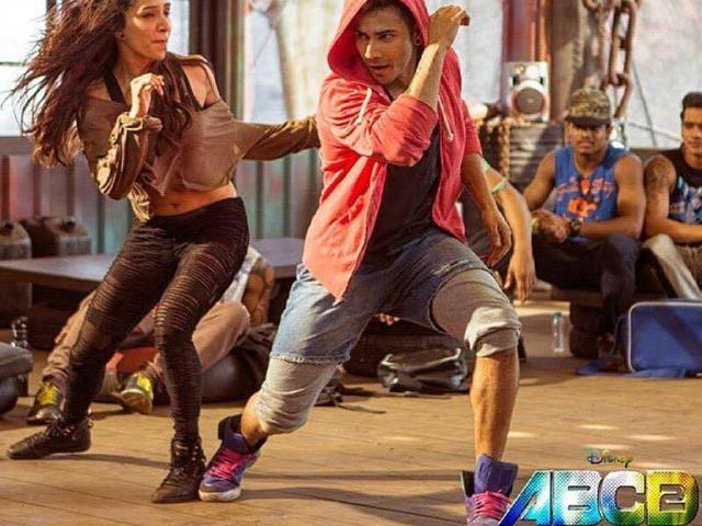 'ABCD 2' में तांडव डांस मेरे लिए बहुत ही भावुक पल: वरुण धवन Mumbai: Actor Varun Dhawan during the rap song recording of film ABCD 2