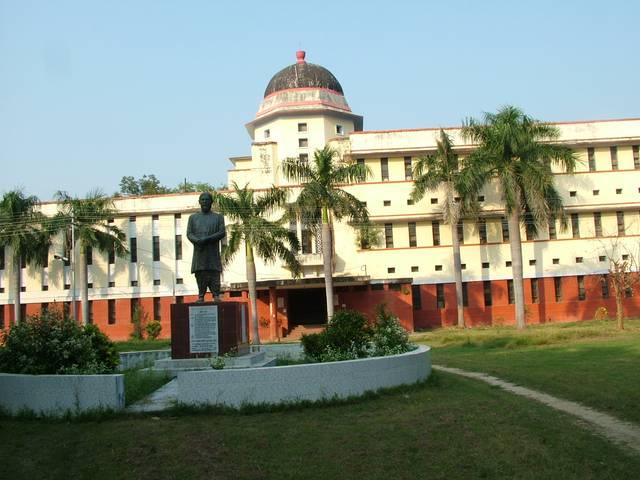 इलाहाबाद यूनिवर्सिटी के शिक्षक पर यौन प्रताड़ना का आरोप allahbad university: proffesor allegedly molested a girl student