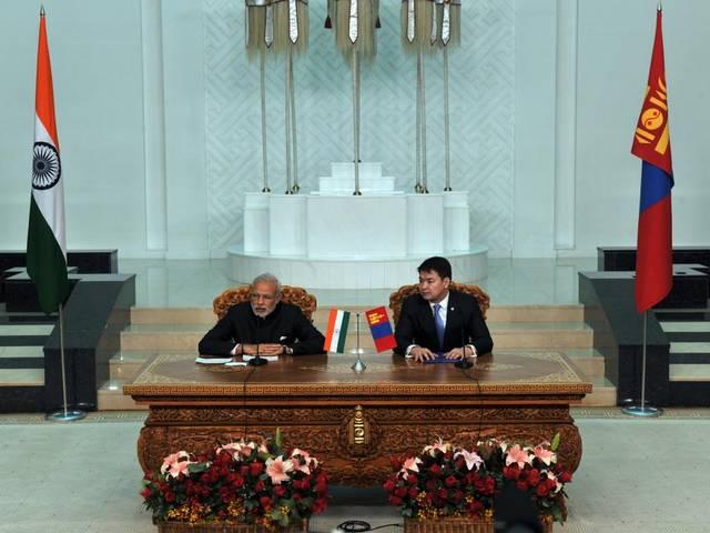 PM मोदी ने किया मंगोलिया को एक अरब डॉलर की मदद का एलान, कहा- मेरे भाषण के लिए संडे को भी संसद में काम गर्व की बात pm_modi_mangolia_speech
