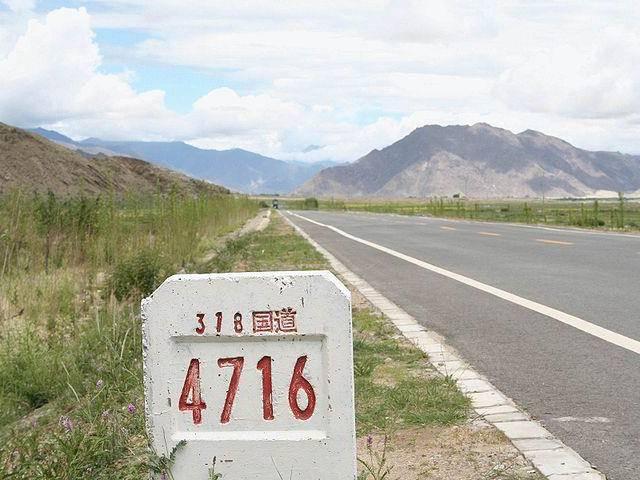 भूकंप के बाद खुला चीन-नेपाल राजमार्ग China-Nepal highway reopens after earthquake