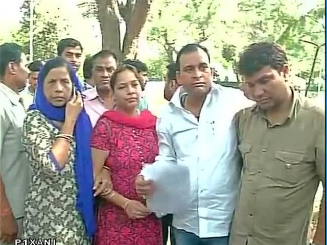 मनोज वशिष्ठ एनकाउंटर केस: परिवार का दावा- राजनाथ ने किया एसआईटी जांच का वादा kejriwal_gov_manoj_encounter_majistrate_enqiry
