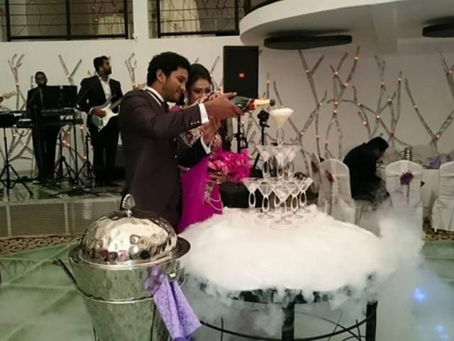 शादी के मौके पर पत्नी अनुराधा संग नाचे श्रीलंकाई क्रिकेटर दिमुथ Srilanka Cricket Team_Dimuth Karunaratne dancing with his wife at their wedding