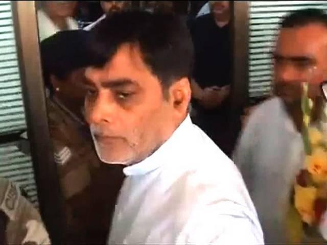 नियम बड़ा या मंत्री: पटना एयरपोर्ट पर महिला सुरक्षा गार्ड ने मंत्री रामकृपाल यादव को रोका ram kripal yadav