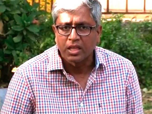 जेटली को वित्त मंत्री बनाने का खामियाजा देश भुगत रहा है: आशुतोष Ashutosh