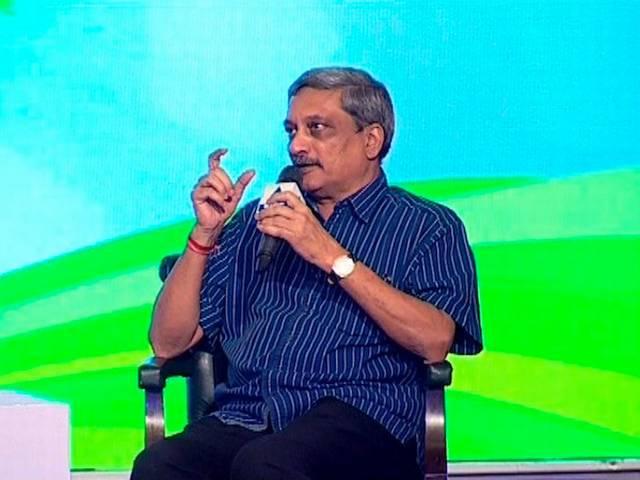 रक्षा मंत्री मनोहर पर्रिकर का बहुत ब़ड़ा बयान, कहा-आतंकियों को मारने के लिए आतंकी बनाने में बुराई क्या, पैसे देकर आतंकी बनाने की वकालत parrikar_on_terrorism