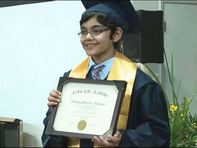 भारतीय मूल के तनिष्क अब्राहम को महज 11 साल की आयु में मिली स्नातक की उपाधि 11-year-old graduates from California college with 3 degrees