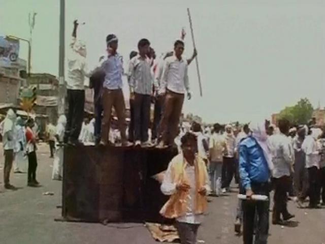 राजस्थान में गुर्जर आंदोलन खत्म होने के कोई आसार नहीं, ट्रेनों पर भारी असर, रद्द की गई 50 ट्रेनें gurjars_protest