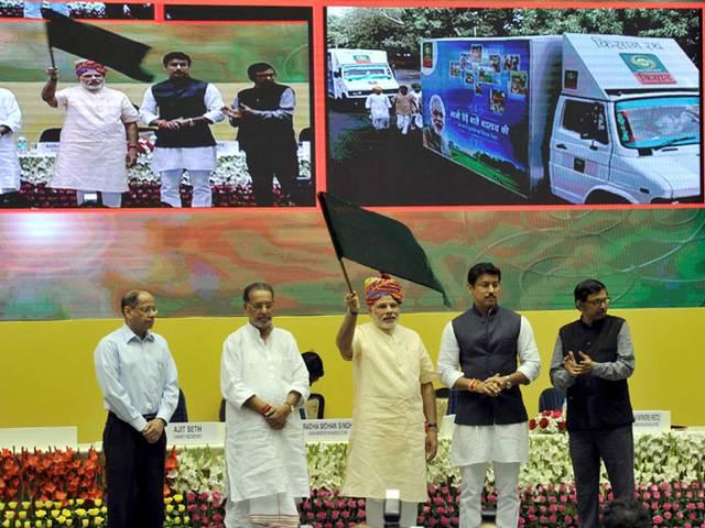 पीएम मोदी ने किसान चैनल लॉन्च किया, किसानों के विकास की पैरवी की Modi reaches out to farmers, launches Kisan Channel