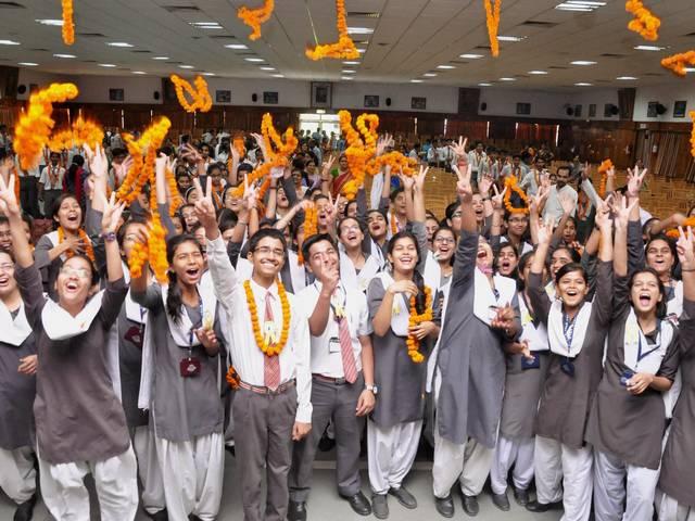 CBSE 10वीं बोर्ड परीक्षा में 97.32% परीक्षार्थी उत्तीर्ण, लड़कियां फिर आगे New Delhi_Student_class X board exams_CBSE board_results