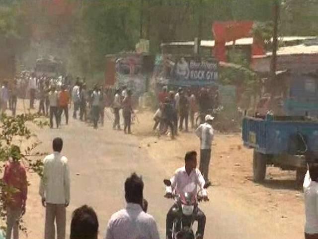 रामदेव के फूड पार्क में खूनी संघर्ष का सामने आया वीडियो, ट्रकवालों पर हमला करते हुए दिखे समर्थक ramdev food park violance video