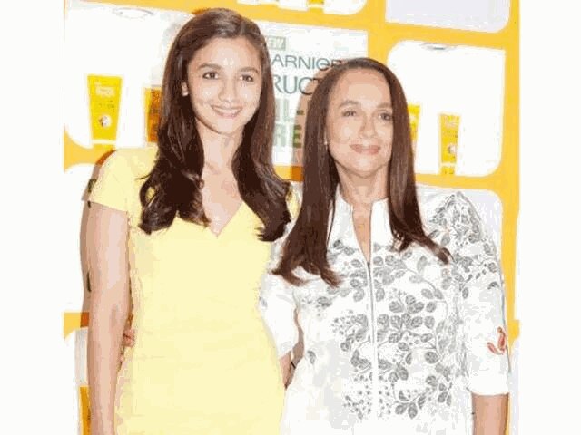 गार्नियर के विज्ञापन में मां के साथ नजर आएंगी आलिया भट्ट Alia Bhatt all set to feature in New ad with mother Soni Razdan