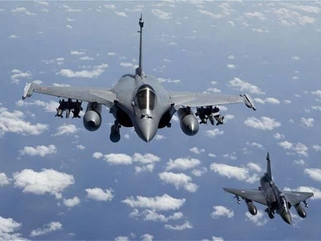 विमान सौदे को लेकर रक्षा मंत्री परिर्कर का एंटनी पर हमला Manohar Pariar_AK Antony_Rafale Fighter plane_Narendra Modi_