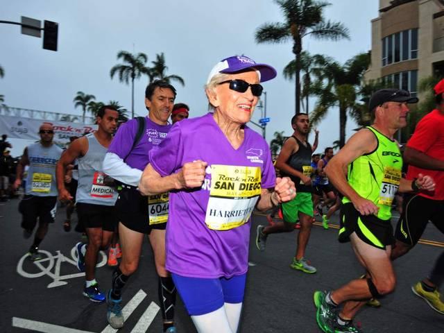 92 साल की महिला बनी सबसे उम्रदराज मैराथन रनर Harriette Thompson, oldest woman marathon runner