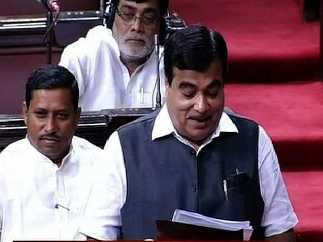 भारत में 30 फीसदी ड्राइविंग लाइसेंस हैं फर्जी : गडकरी 30 pc driving licenses in India bogus: Gadkari