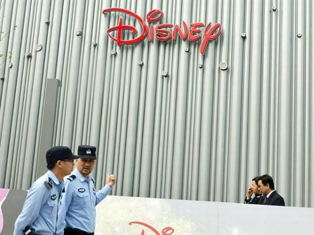 ‘डिज्नी ने 250 कर्मचारियों को हटाकर भारतीयों को रखा’ disney